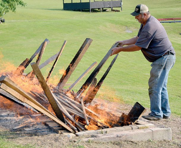 Preparing for the Ox Roast News, Sports, Jobs The Intermountain